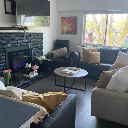 4 Bedroom Upper Level Kits Home Ванкувер Экстерьер фото