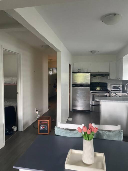 4 Bedroom Upper Level Kits Home Ванкувер Экстерьер фото