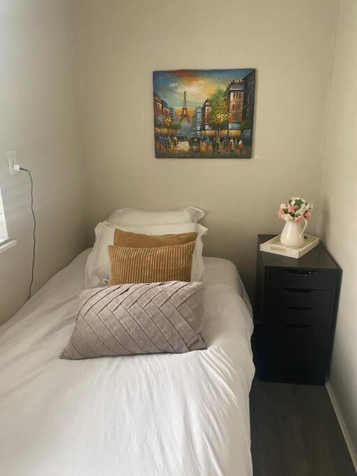 4 Bedroom Upper Level Kits Home Ванкувер Экстерьер фото