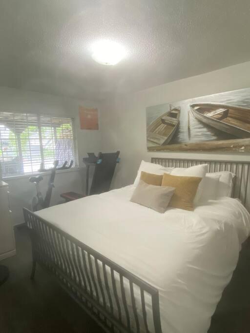 4 Bedroom Upper Level Kits Home Ванкувер Экстерьер фото