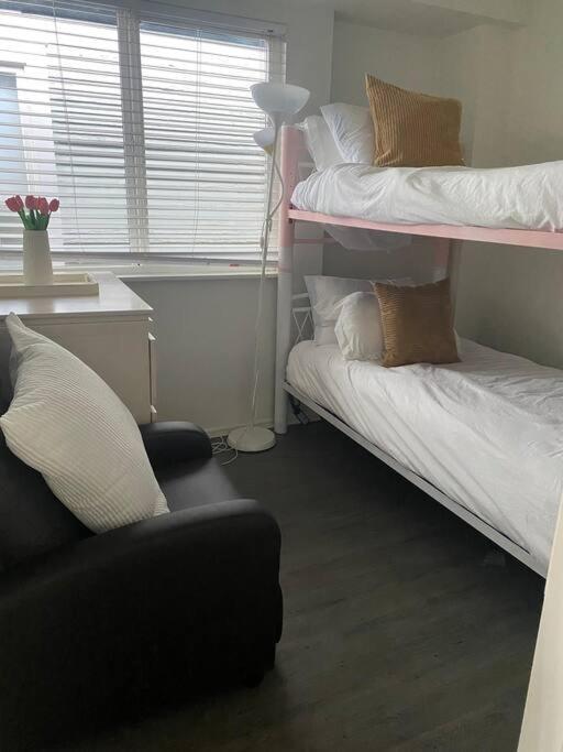 4 Bedroom Upper Level Kits Home Ванкувер Экстерьер фото